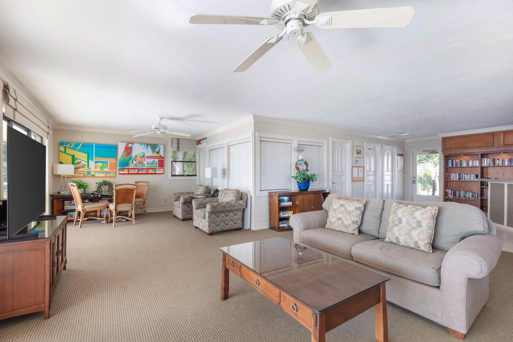 Hilton Vacation Club Charter Club Naples Bay Hotell Exteriör bild