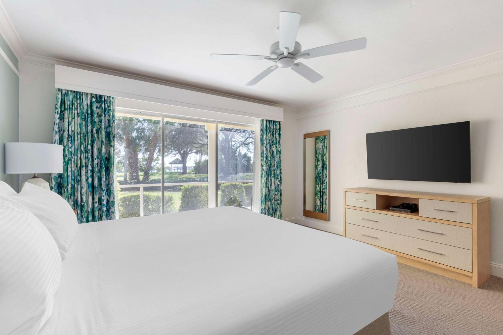 Hilton Vacation Club Charter Club Naples Bay Hotell Exteriör bild