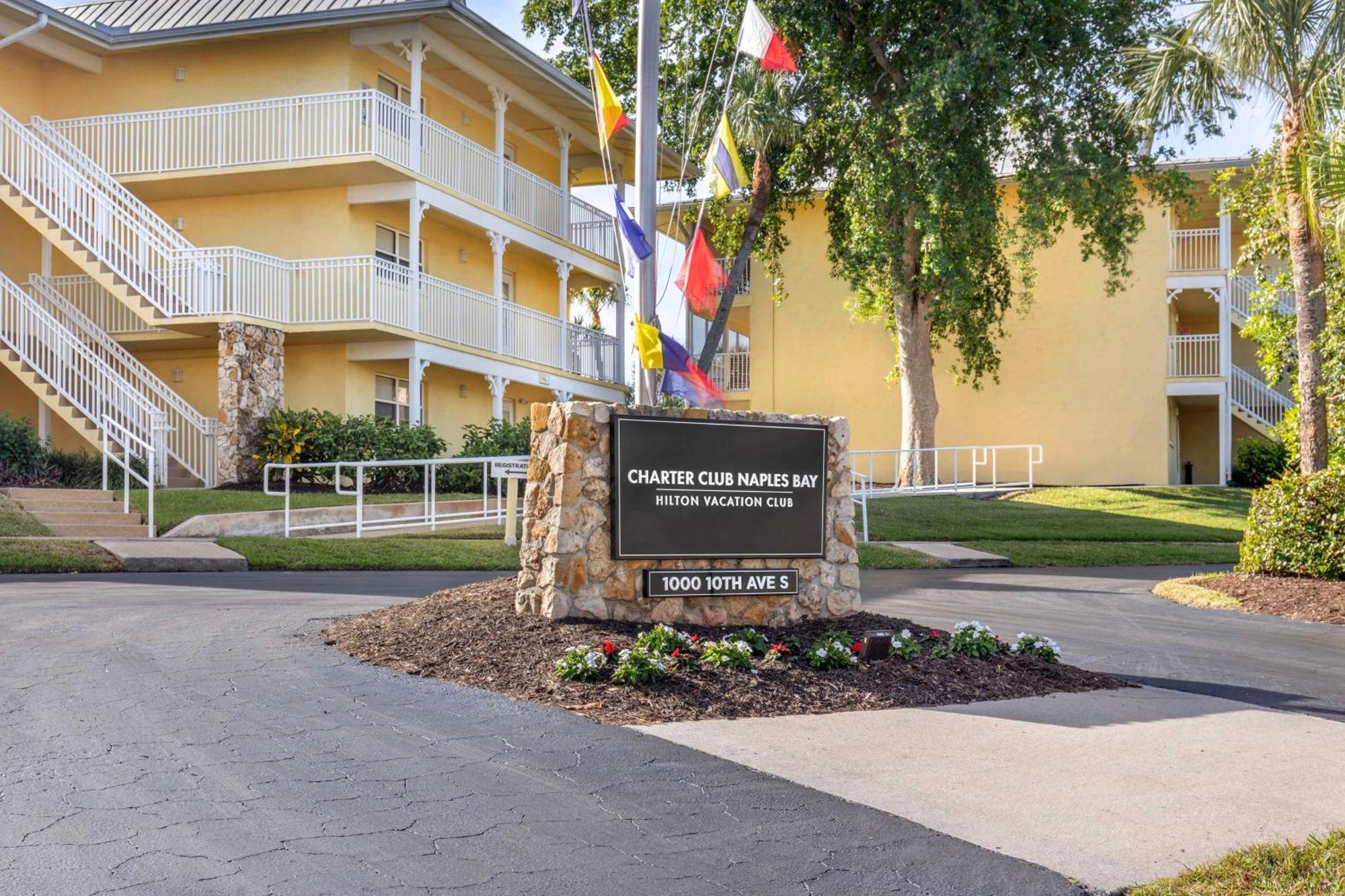 Hilton Vacation Club Charter Club Naples Bay Hotell Exteriör bild