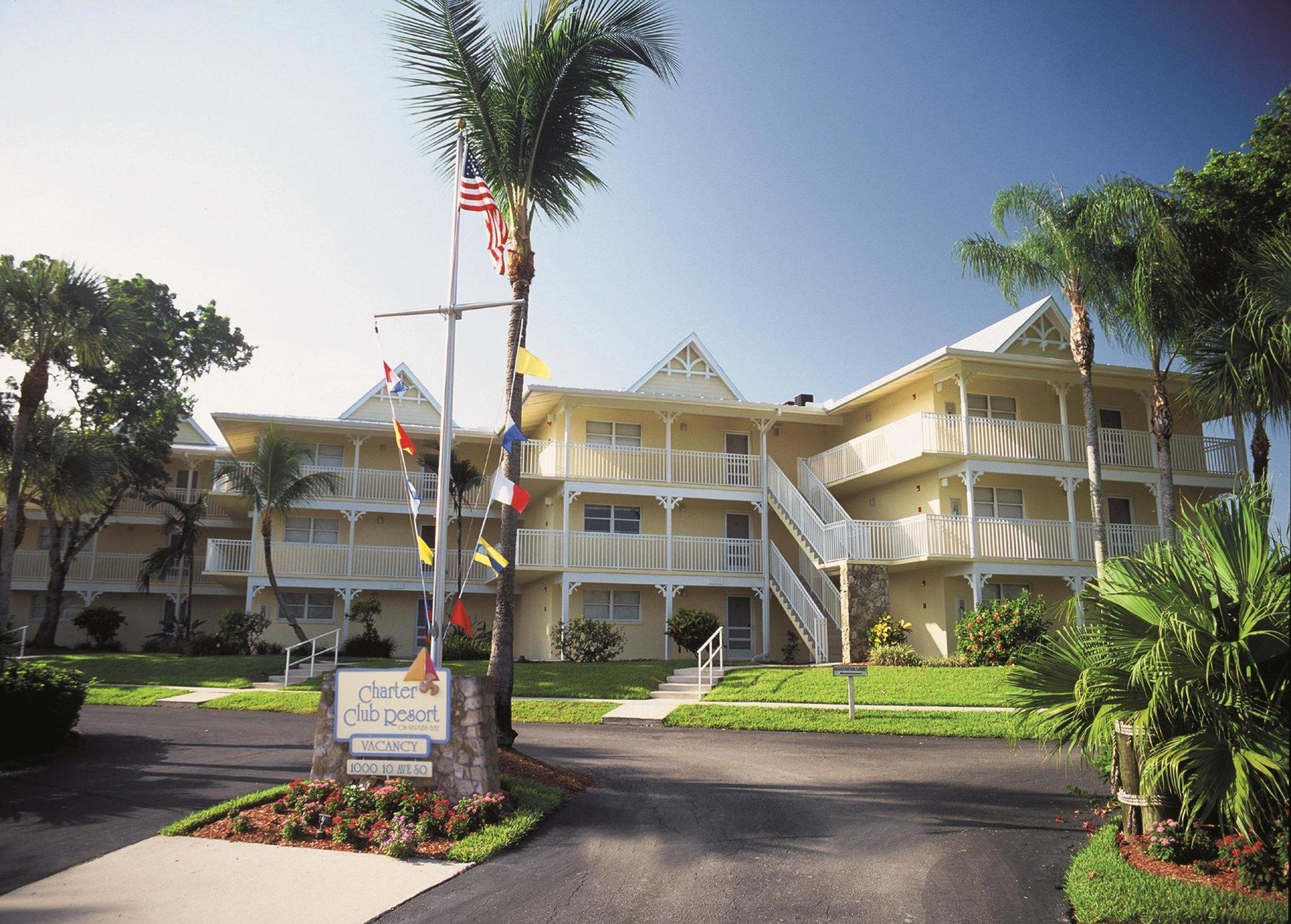 Hilton Vacation Club Charter Club Naples Bay Hotell Exteriör bild