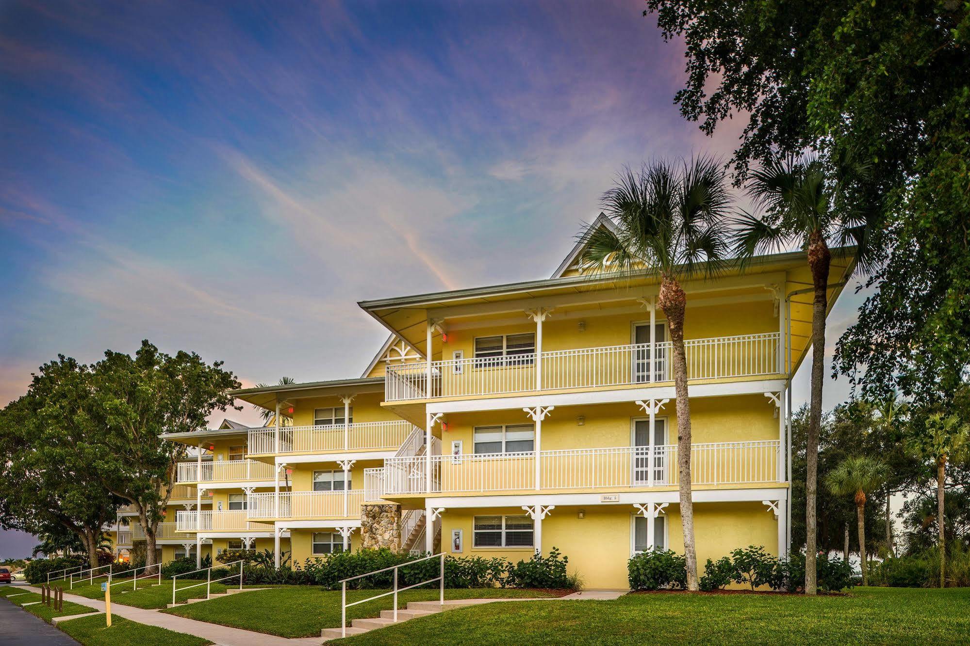 Hilton Vacation Club Charter Club Naples Bay Hotell Exteriör bild